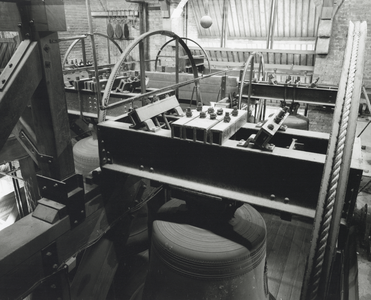 360050 Interieur van de Domtoren (Domplein) te Utrecht: klokkenstoel.